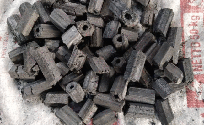 Sentolo : Jual Arang Briket Serbuk Kayu – Tahan Lama & Hemat!
