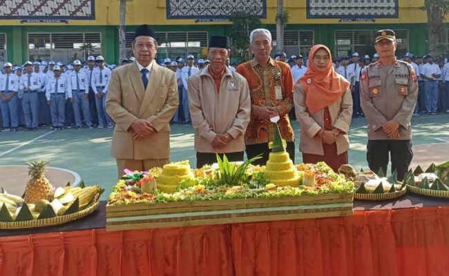 Kapolsek Sedayu Hadiri Lustrum ke-12 dan HUT ke-60 SMA Negeri 1 Sedayu