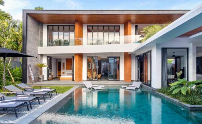 Monthly Bali Villas with Workrooms and Backup Power